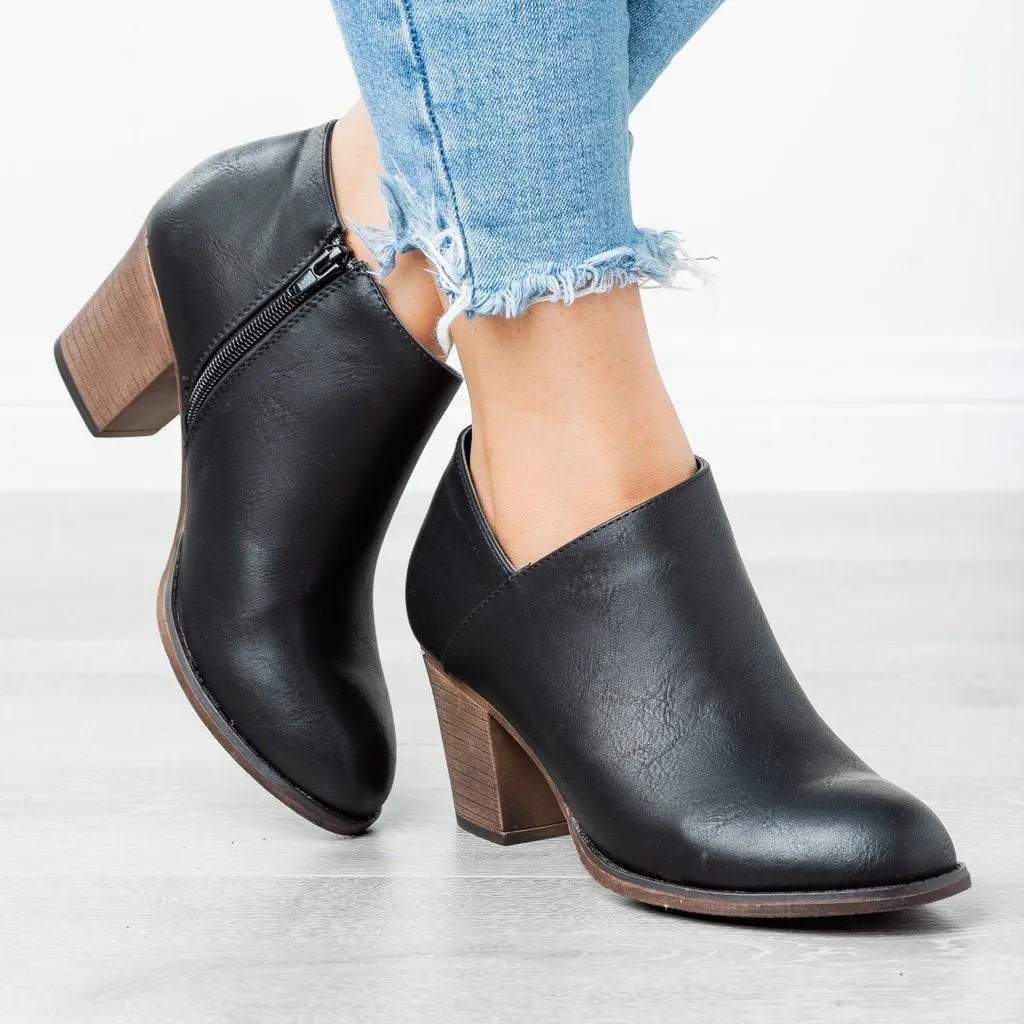 Women’s Pointed Toe Short Heel Ankle Boots